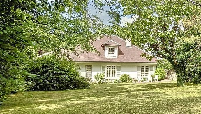 Saintry-sur-Seine (91) — terrains à bâtir dégagés